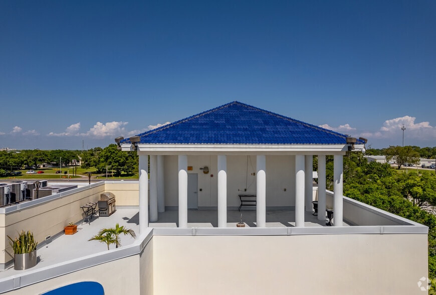 More Photos Of 10300 49th St, Clearwater Unknown For Lease