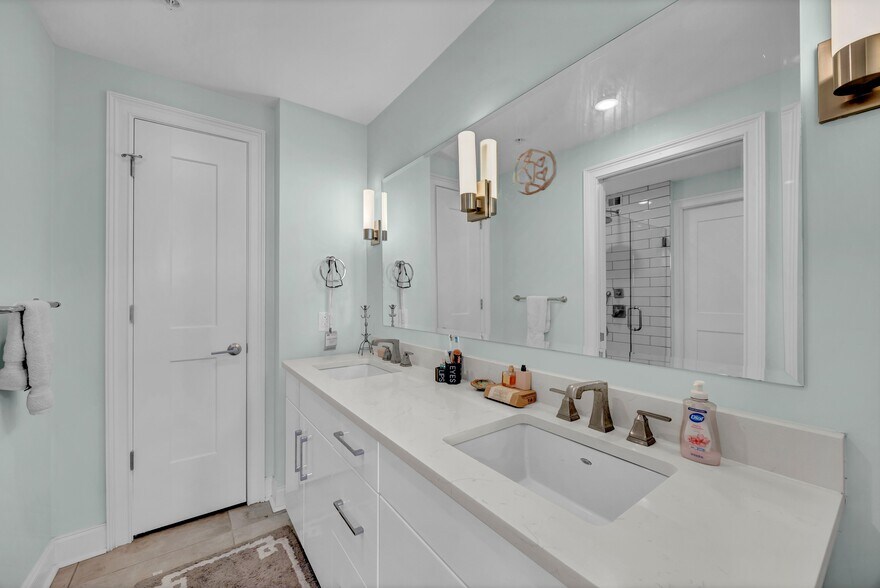 More Photos Of 240 N Water St, Wilmington Specialty For Sale