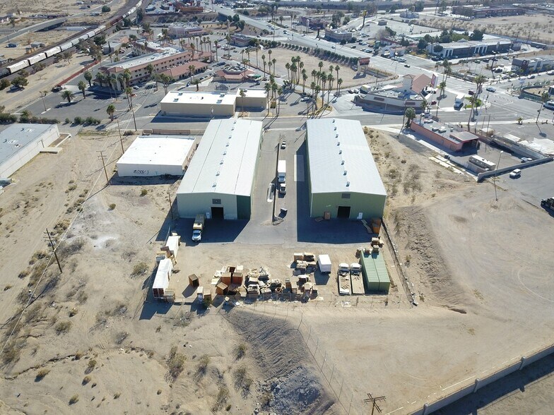 More Photos Of 160-170 Eastgate Rd, Barstow Warehouse For Lease