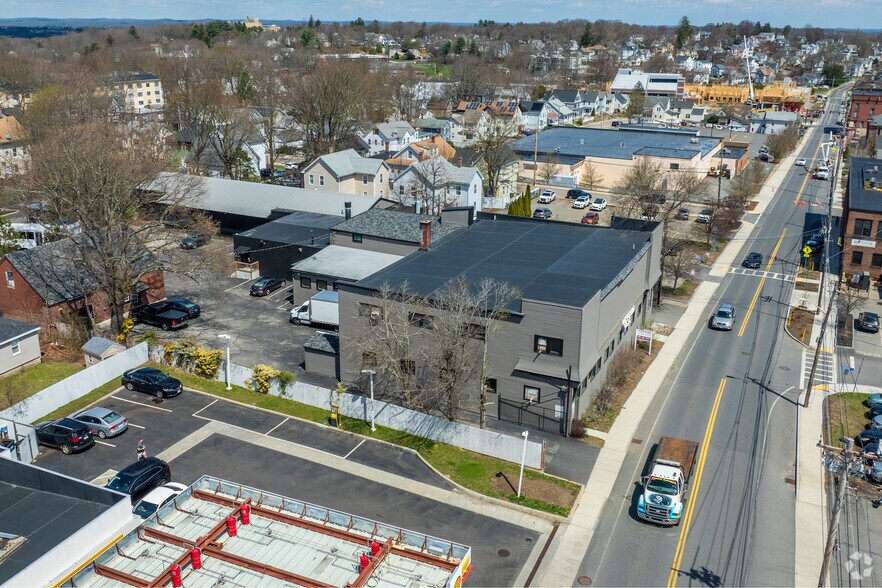 More Photos Of 419 Lincoln St, Marlborough Light Manufacturing For Lease