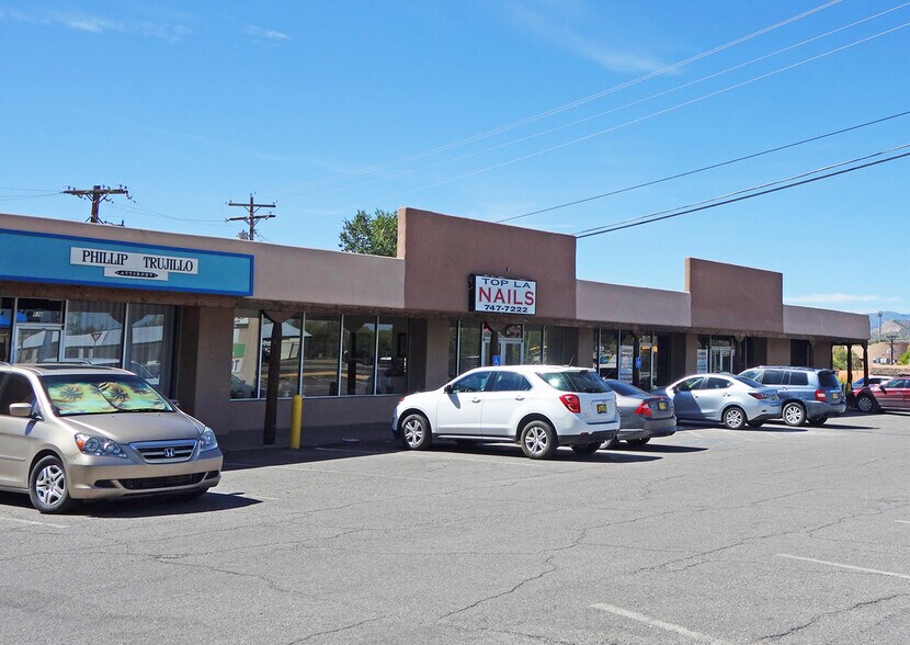 More Photos Of 527 N Riverside Dr, Espanola Storefront For Sale