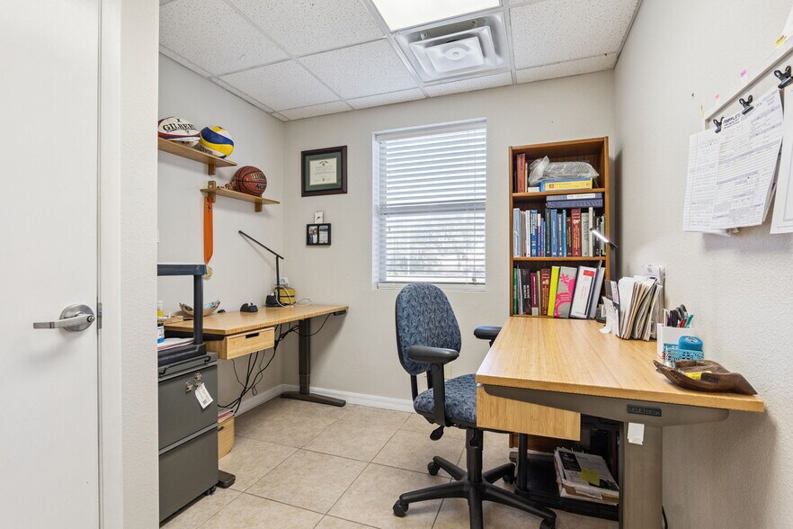More Photos Of 17425 7th St, Montverde Office For Sale