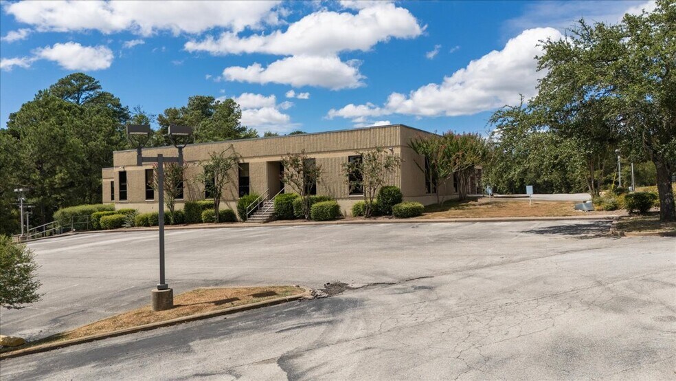More Photos Of 9846 State Highway 31 E, Tyler Medical For Sale