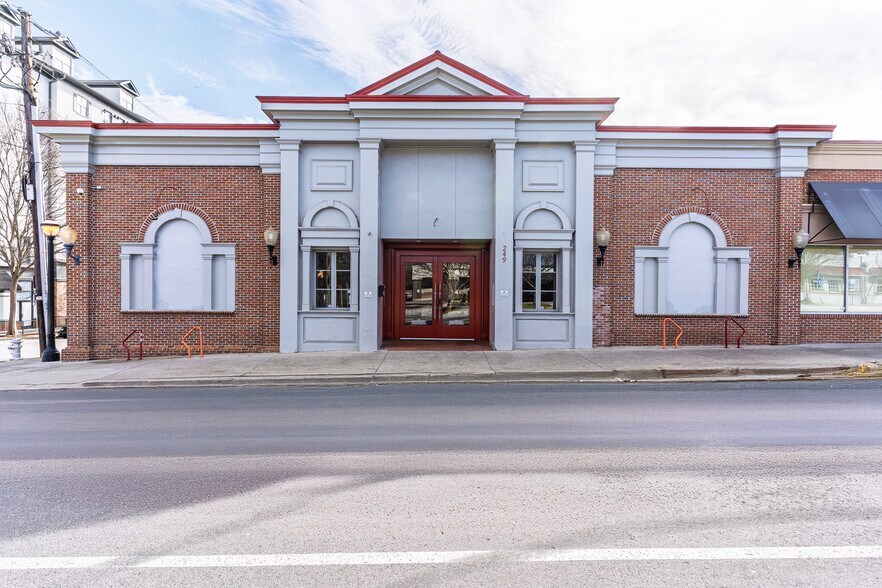 Primary Photo Of 249 Ponce De Leon Ave NE, Atlanta Restaurant For Sale