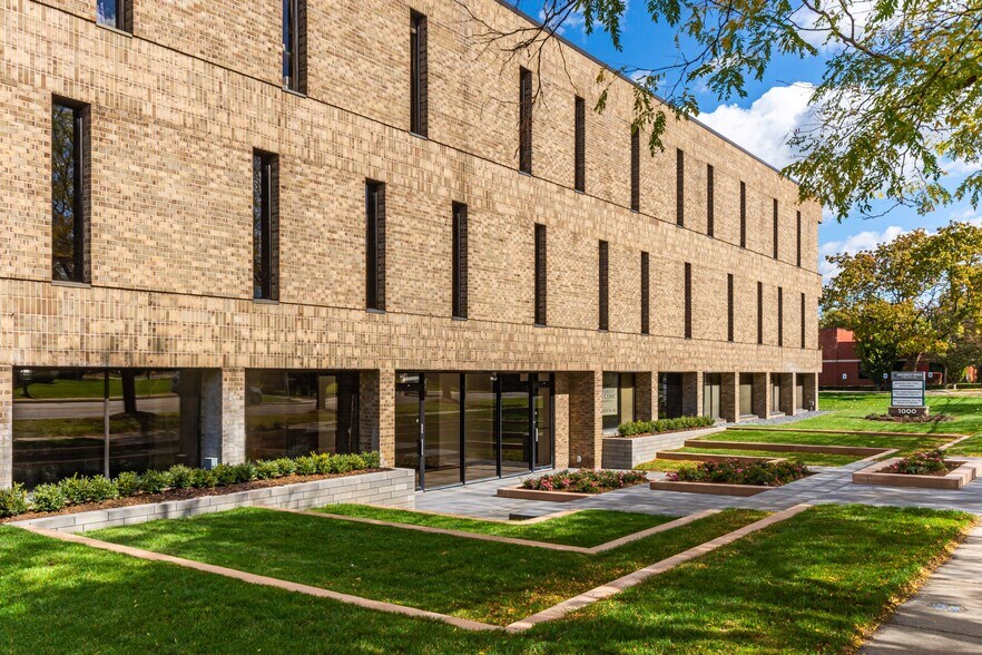 More Photos Of 1000 W University Dr, Rochester Medical For Lease