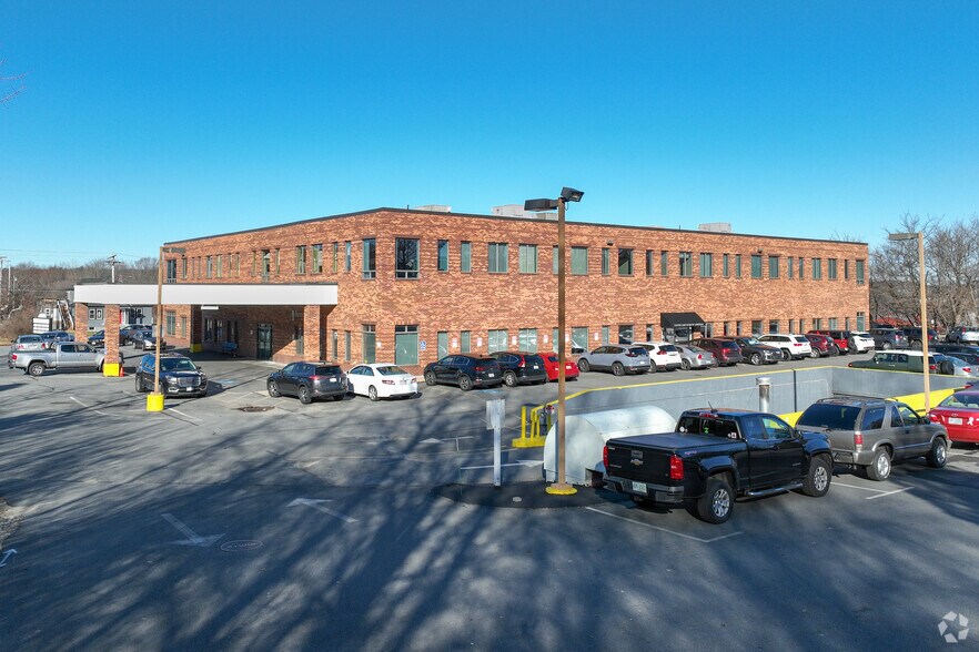 More Photos Of 421 Merrimack St, Methuen Medical For Lease