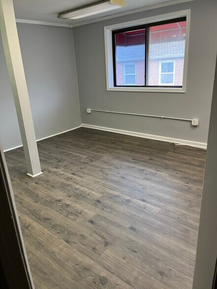 More Photos Of 7221 Little River Tpke, Annandale Freestanding For Sale