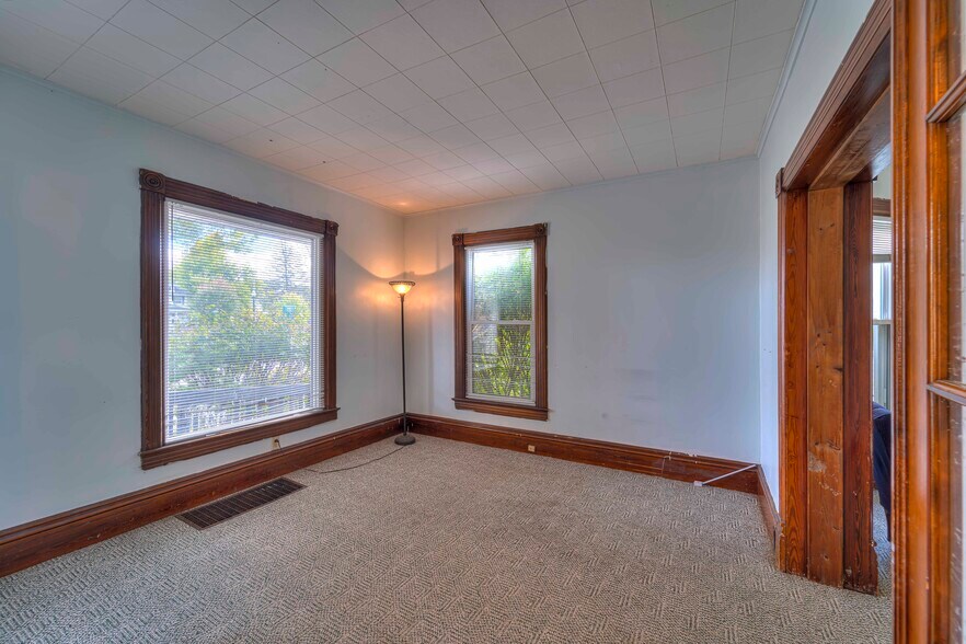 More Photos Of 604 Greenwood Pl, Jackson Office For Lease