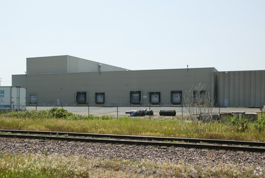 More Photos Of 11600 Courthouse Blvd, Inver Grove Heights Distribution For Lease