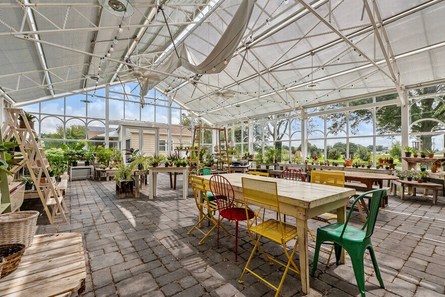 More Photos Of 1126 E State St, Sycamore Storefront Retail Residential For Sale