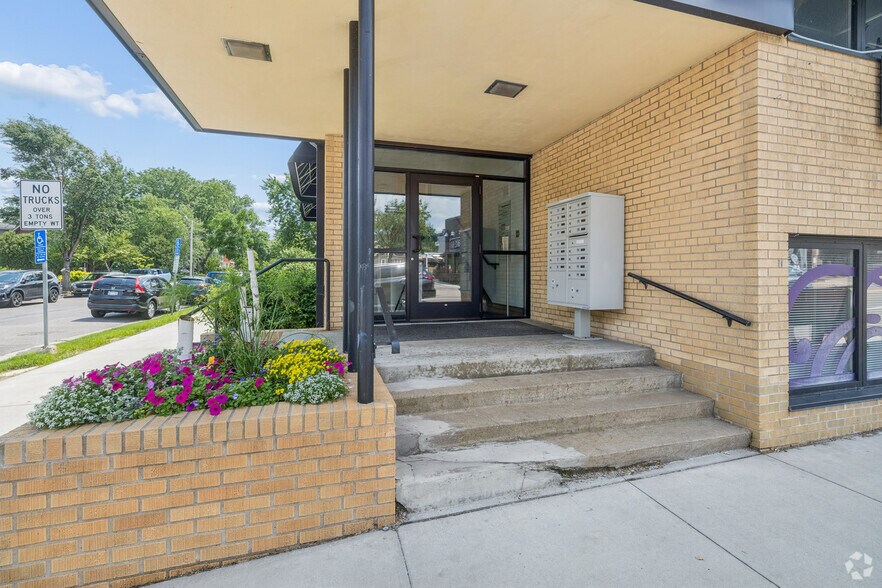 More Photos Of 3801 W 50th St, Minneapolis Medical For Lease