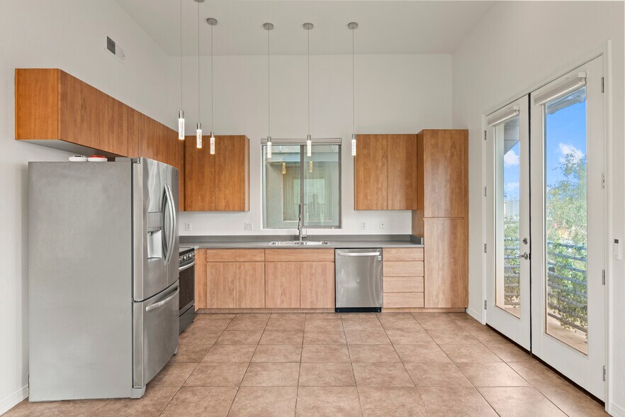 More Photos Of 610 E Roosevelt St, Phoenix Storefront Retail Residential For Sale