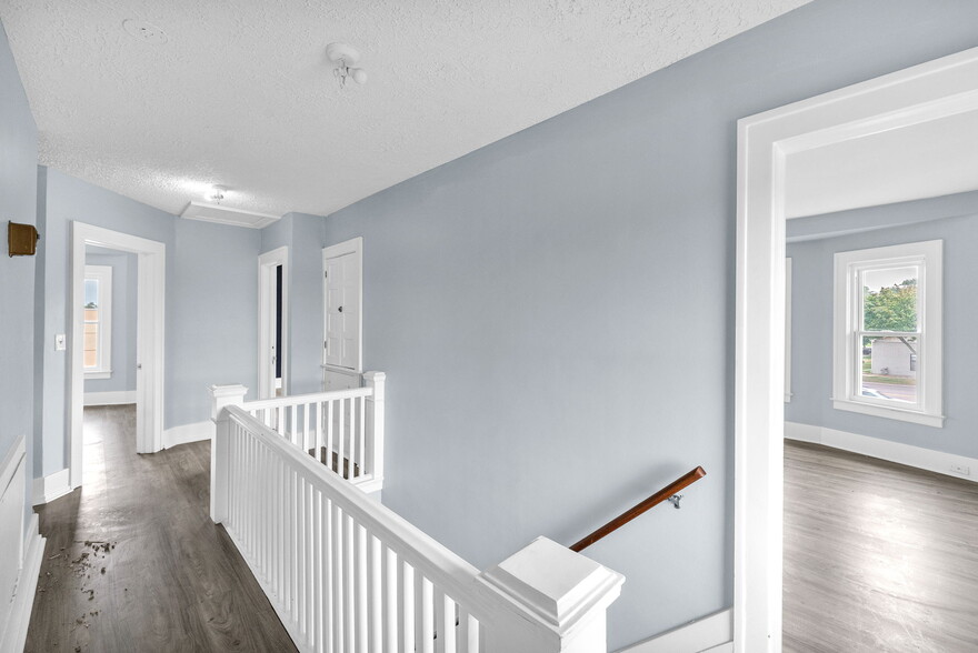 More Photos Of 29016 Ford Rd, Garden City Office For Sale