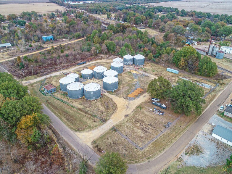 More Photos Of 600 Quitman St, Sledge Land For Sale