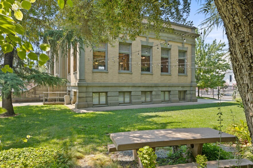 More Photos Of 909 Jefferson St, Red Bluff Specialty For Sale