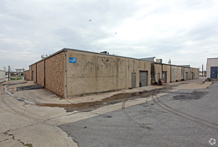 More Photos Of 10836 Grissom Ln, Dallas Light Manufacturing For Lease
