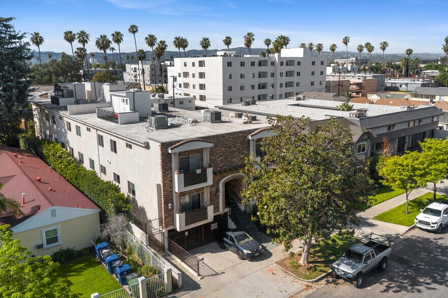 Primary Photo Of 14764 Sylvan St, Van Nuys Apartments For Sale