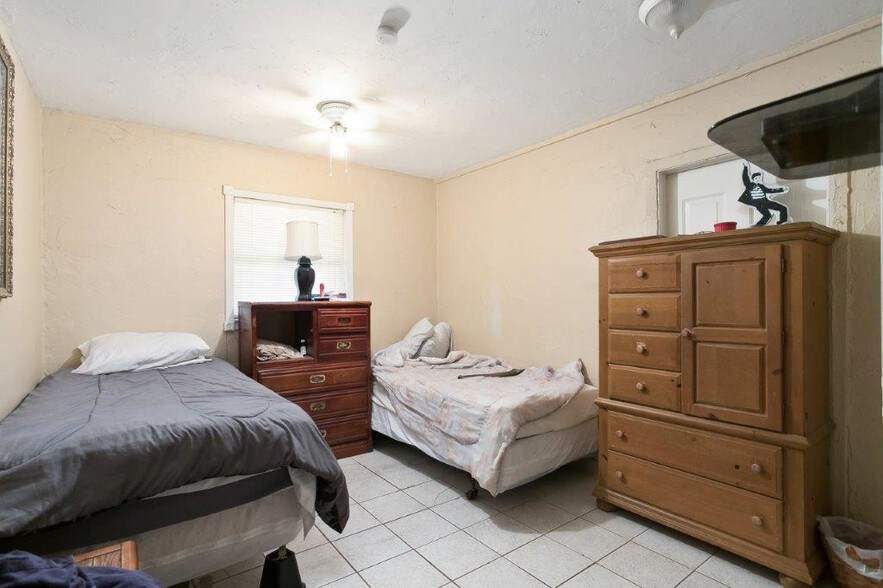 More Photos Of 3100 Areca Ave, Naples Apartments For Sale