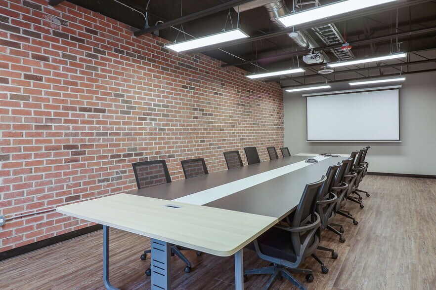 More Photos Of 929 Childs St, Wheaton Warehouse For Sale