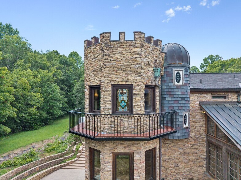 More Photos Of 1374 Peter Pond Rd, Ashland City Lodge Meeting Hall For Sale