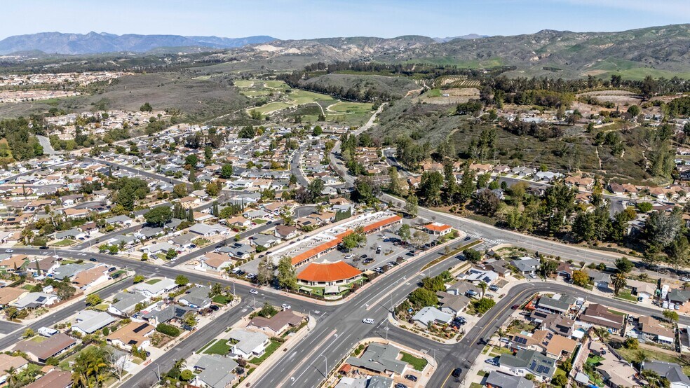 More Photos Of 14711 Princeton Ave, Moorpark Freestanding For Sale