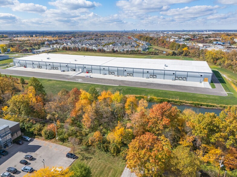 More Photos Of 392-488 Outerbelt St, Columbus Warehouse For Lease