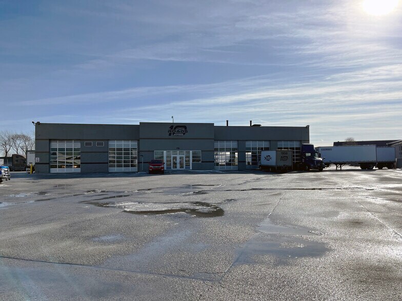 More Photos Of 715 W 172nd St, South Holland Manufacturing For Sale