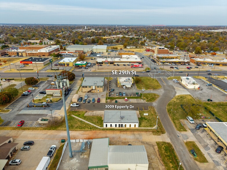 More Photos Of 3009 Epperly Dr, Oklahoma City Office For Sale