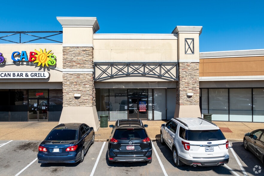 More Photos Of 6500-6550 Quince Rd, Memphis Unknown For Lease