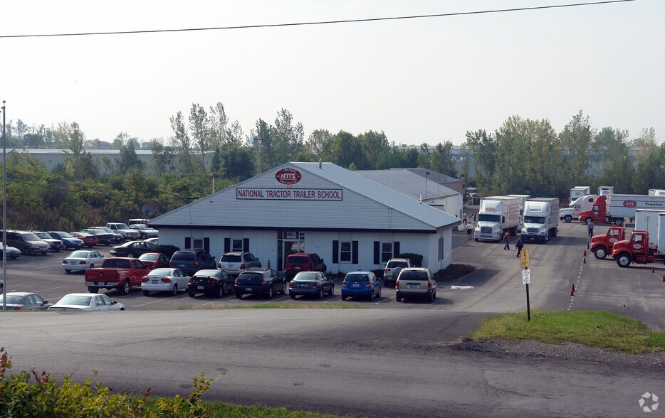 More Photos Of 4650 Buckley Rd, Liverpool Flex For Lease