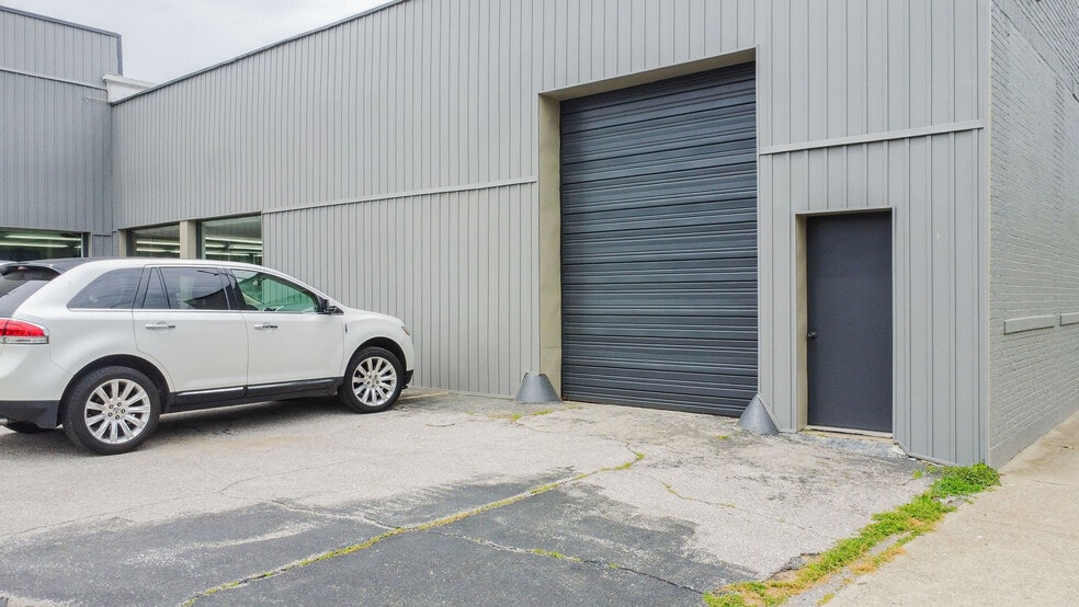 More Photos Of 901 Broadway St, Paducah Warehouse For Sale