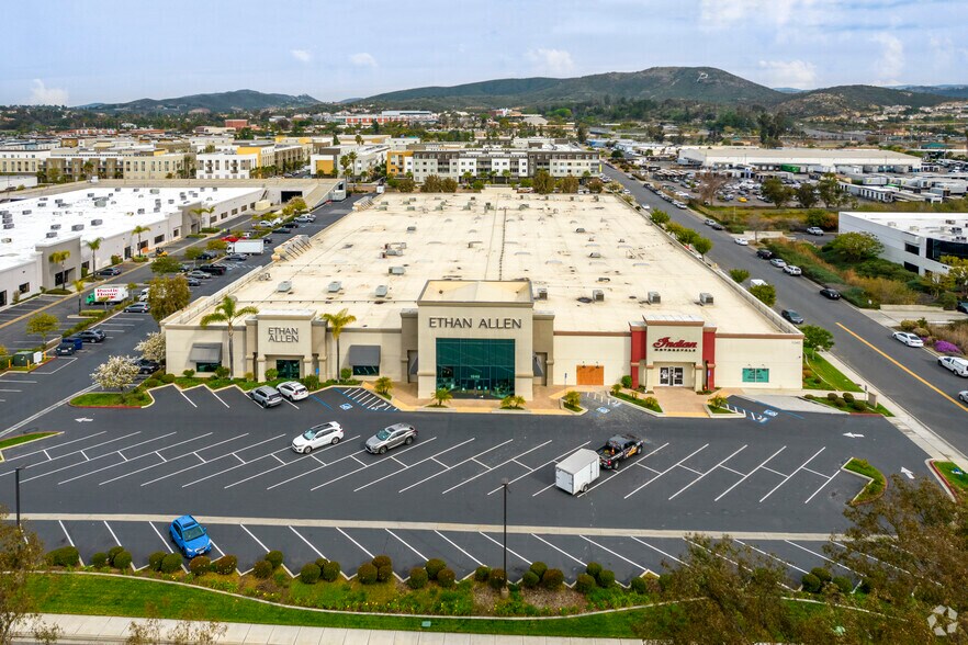 More Photos Of 1040 Los Vallecitos Blvd, San Marcos Showroom For Lease