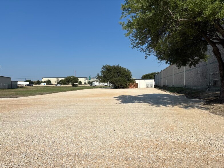 More Photos Of 8539 NE Loop 410, San Antonio Service For Lease