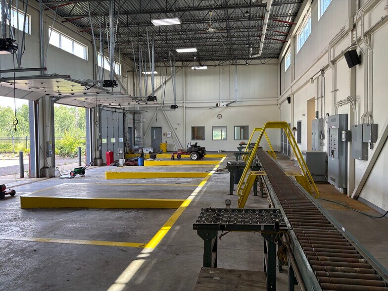 More Photos Of 420 Park Ct, Lino Lakes Manufacturing For Sale
