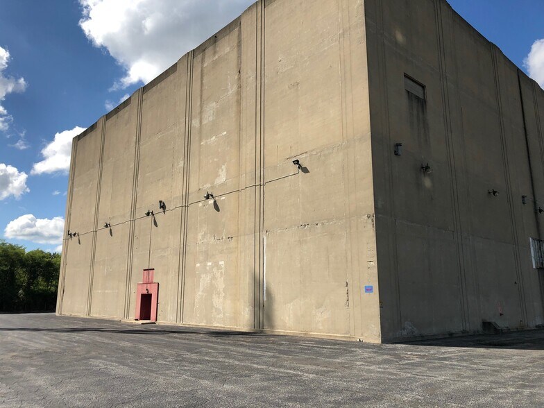 More Photos Of 1961 Base Ave, Springfield Industrial For Sale