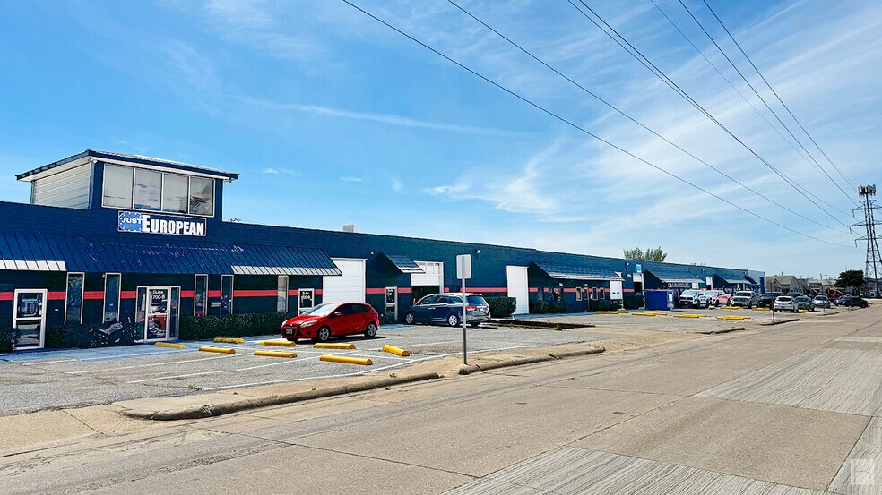 More Photos Of 1700-1724 Parkside Ave, Irving Warehouse For Sale