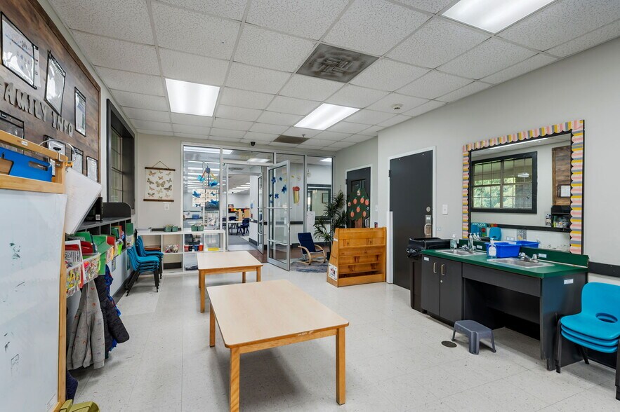 More Photos Of 10002 Camino Bandera, San Antonio Daycare Center For Sale