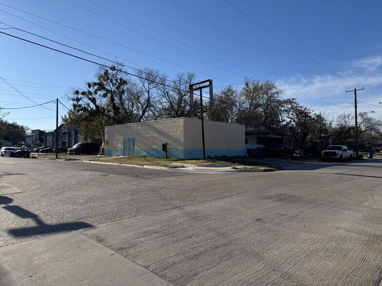 Primary Photo Of 2023 J B Jackson Jr Blvd blvd, Dallas General Retail For Sale