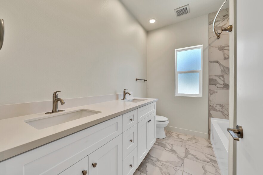 More Photos Of 33912 Whispering Palms Trail, Cathedral City Apartments For Sale