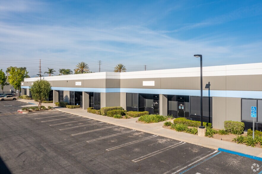 More Photos Of 1715 E Wilshire Ave, Santa Ana Flex For Sale