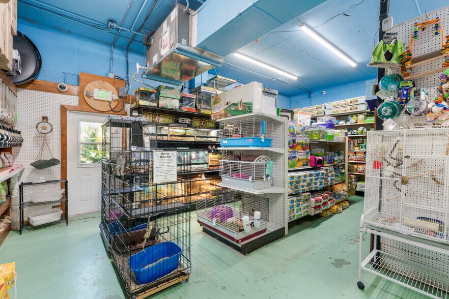 More Photos Of 100636 Overseas Hwy, Key Largo Storefront Retail Residential For Sale
