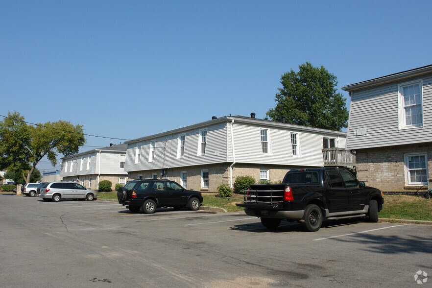 More Photos Of 2400 Woodhill Dr, Lexington Apartments For Sale