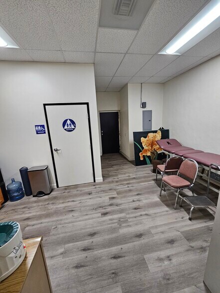 More Photos Of 445-475 N Lake Ave, Pasadena Freestanding For Lease