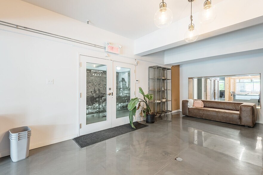 More Photos Of 3939 Rue Wellington, Montréal Storefront Retail Office For Lease