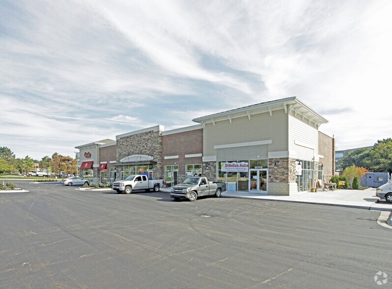 Primary Photo Of 30752-30758 Telegraph Rd, Bingham Farms Restaurant For Lease