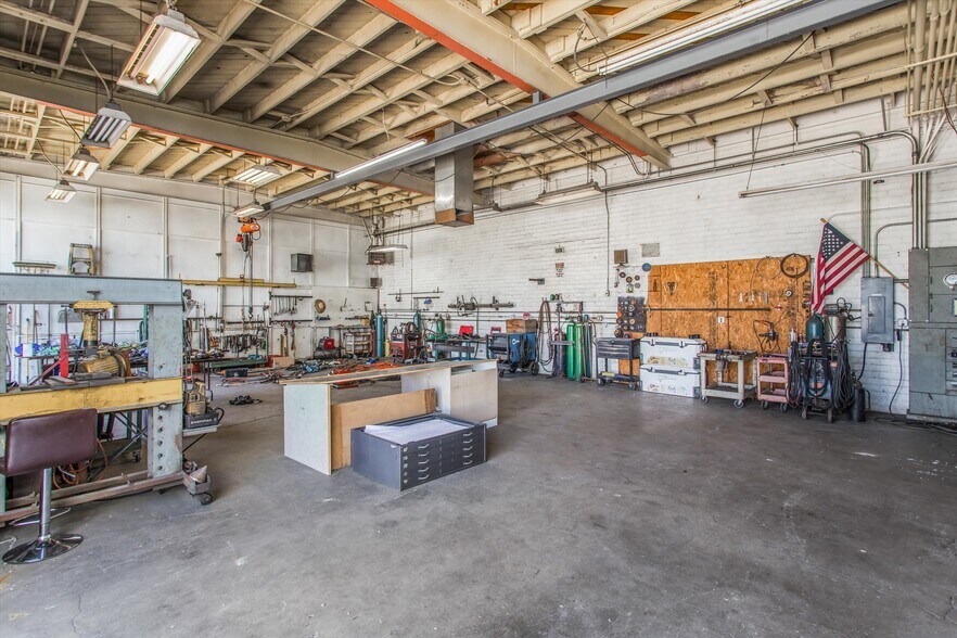 More Photos Of 358 N 6th St, Colton Warehouse For Sale