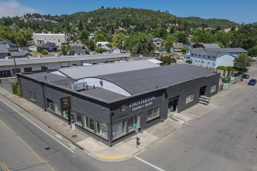 More Photos Of 403 NE Winchester St, Roseburg Freestanding For Sale