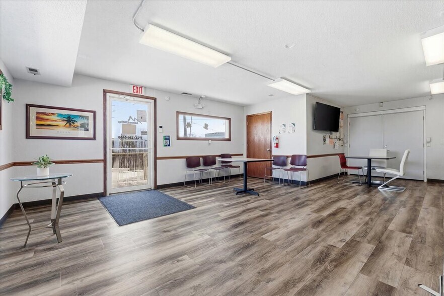 More Photos Of 1824 2nd Ave, Council Bluffs Office For Lease