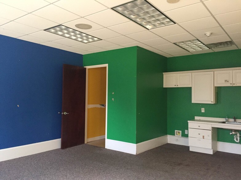 More Photos Of 1400 Buford Hwy, Buford Office For Lease
