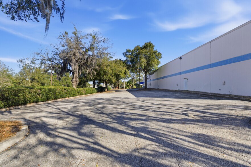 More Photos Of 451 SW 57th Ave, Ocala Distribution For Lease